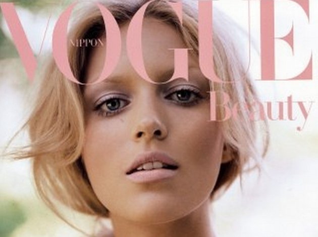 Polská modelka Anja Rubik na obálce časopisu Vogue Beauty