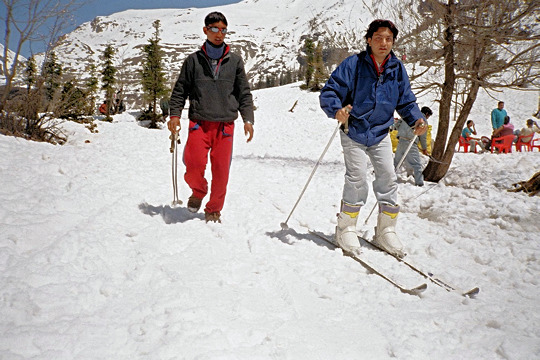 Dva muži v zasněženém údolí Manali, Indieinternaute.fr