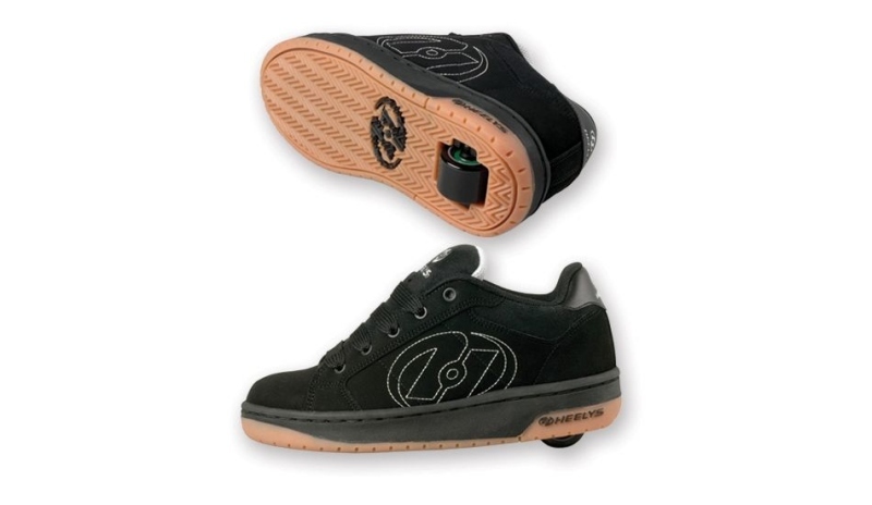 Kolečkové boty Heelys mohou mít váleček jeden i dva.