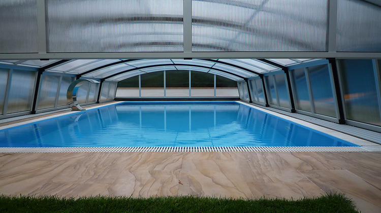 zastřešený bazén