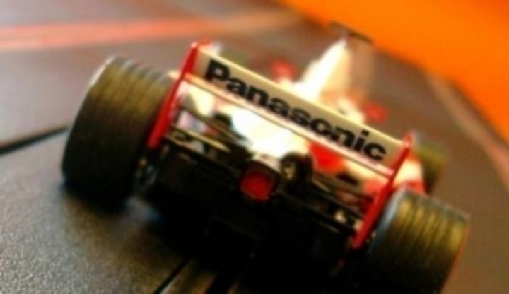 Formule 1 - McLaren ztrácí na Renault Pohled na zadní křídlo formule 1