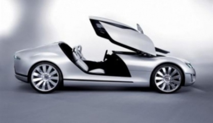 Saab Aero-X - vůz s netradičním designem Boční pohled na vozidlo Saab Aero-X s otevřenými dveřmi