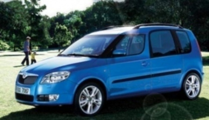 Škoda Roomster Osobní automobil Škoda Roomster zachycen z bočního profilu