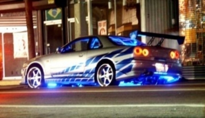 Tuning srazy 2008 Záběr na automobil při tunningovém závodění