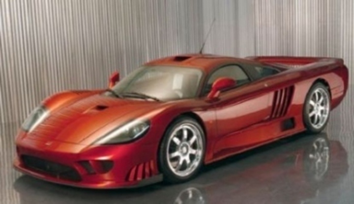 Saleen S7 Twin – turbo Saleen S7 Twin Turbo a jeho boční pohled