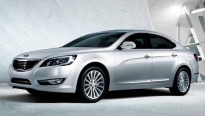 Kia Cadenza a jeho boční pohled