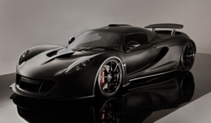 Hennessey Venom GT Boční pohled na automobil značky Hennessey Venom GT