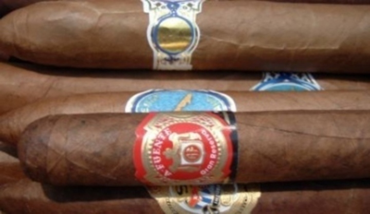 Jak si vybrat správné doutníky Detailní záběr na kubánské doutníky