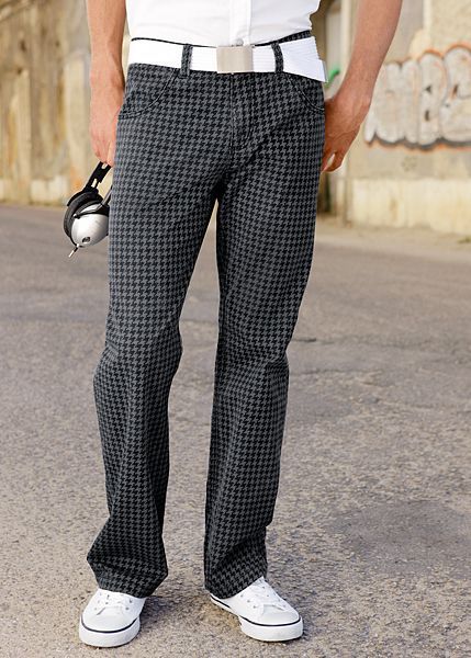 Letošní móda fandí eleganci.