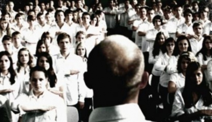 Aktuální filmové trháky - Náš vůdce Fotografie muže, který přednáší publiku