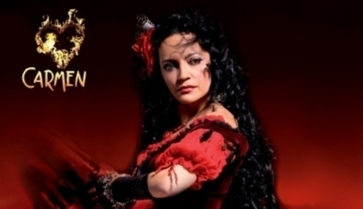 Zpěvačka Lucie Bílá jako představitelka hlavní ženské role v muzikálu Carmen
