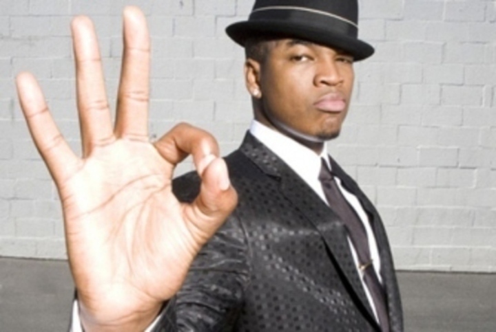 Americký zpěvák Ne-Yo na své propagační fotografii
