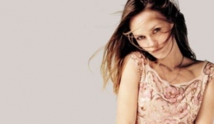 Vanessa Paradis - sladká jako Francie Francouzská herečka Vanessa Paradise na své propagační fotografii