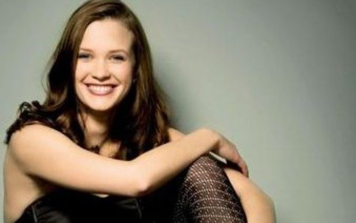 Sexy Kristýna Leichtová Kristýna Leichtová zachycena na snímku, na kterém se směje