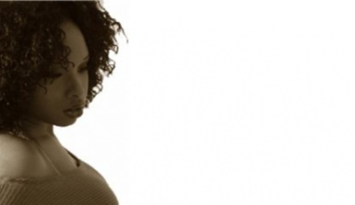 Jennifer Hudson – sexy boubelka Zpěvačka Jennifer Hudson na své černobílé fotografii