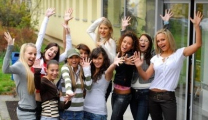 Diskuze s finalistkami Miss Internet 2007 Společná fotografie uchazeček soutěže Miss Internet