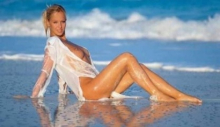 Sexy Zuzana Belohorcová Moderátorka Zuzana Belohorcová při focení na pláži