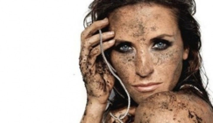 Americká herečka Courteney Cox při svém reklamním focenní