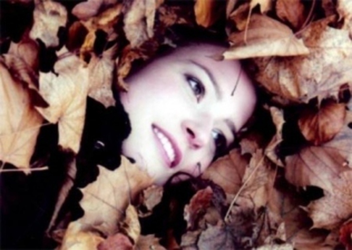 Eva Čerešňáková Modelka Eva Čerešňáková při focení v listí