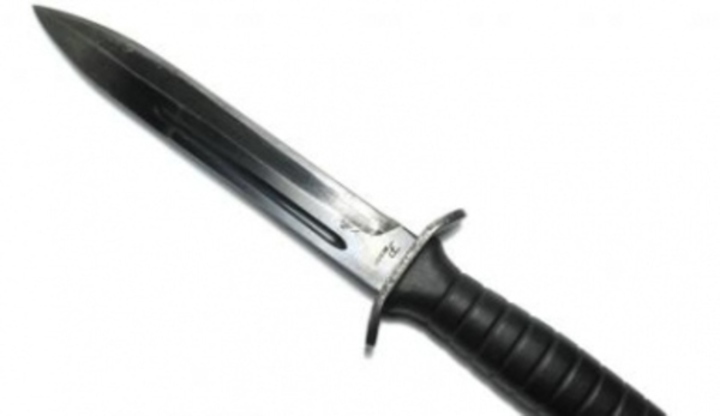 Detailní záběr na zbraň Bajonet polský