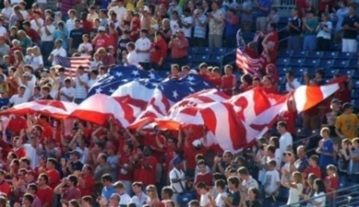 MS ve fotbale - série zranění pokračuje Fotografie amerických fotbalových fanoušků
