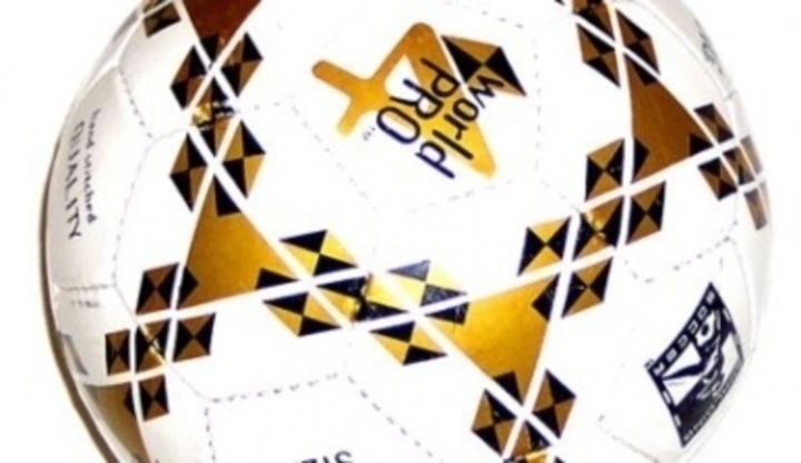 MS ve fotbale - v sestavě je Sionko Detail na fotbalový míč world PRO