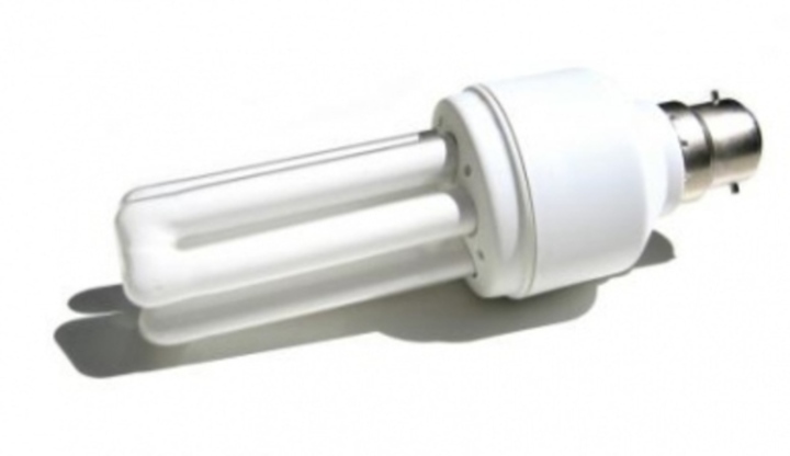 Světlo - lampy, lustry, žárovky Fotografie bílé úsporné žárovky