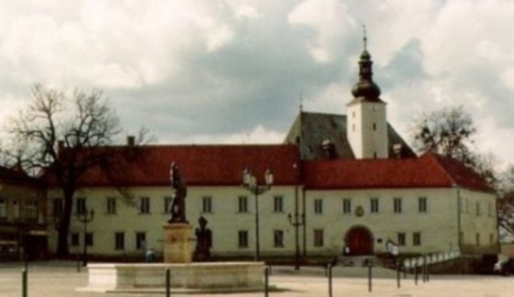 Frýdek-Místek - zámek nad řekou Ostravicí Fotografie zachycují frýdecký zámek