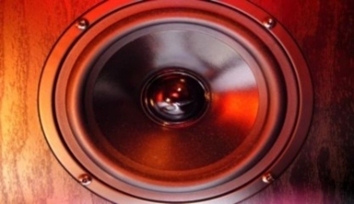 Domácí kina – nový trend Fotografie s detailním záběrem na reproduktor