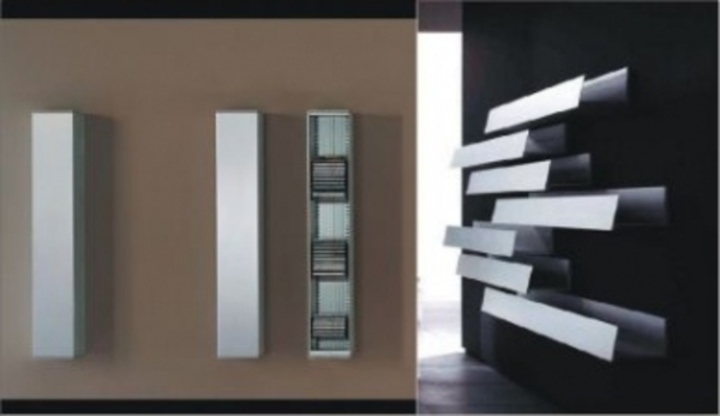 Stylové stojany na CD Fotografie zachycující stojany na stěně