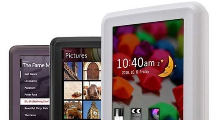 Fotografie zachycující tablety značky Cowon X7