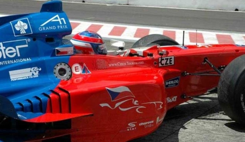 Tomáš Enge na okruhu Formule 1 v Šanghaji