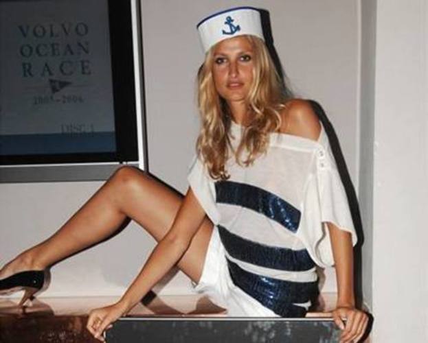 Tereza Maxová – těhulka k nakousnutí Modelka Tereza Maxová na své propagační fotografii