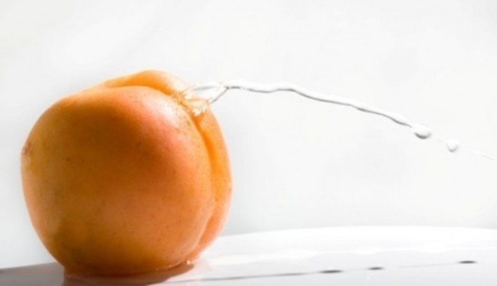 Jak ji dohnat k mokrému orgasmu? Fotografie broskve