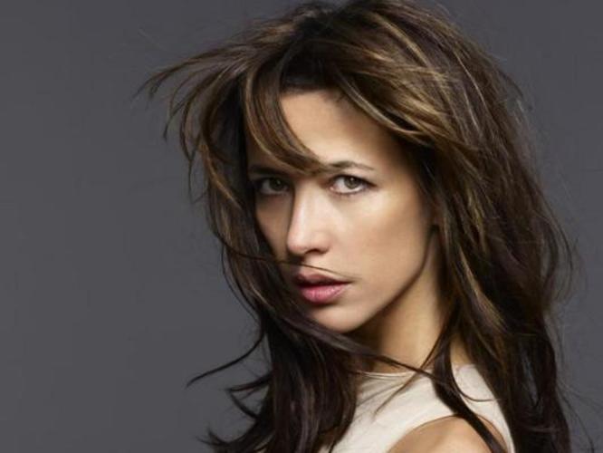 Sophie Marceau, herecká ikona Francie Fotografie ženy s rozevlátými vlasy