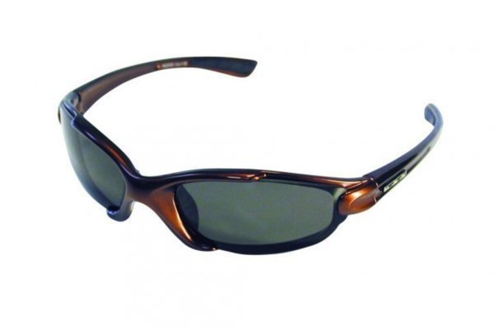 Pánové už máte sluneční brýle? Fotografie černých slunečních brýlí