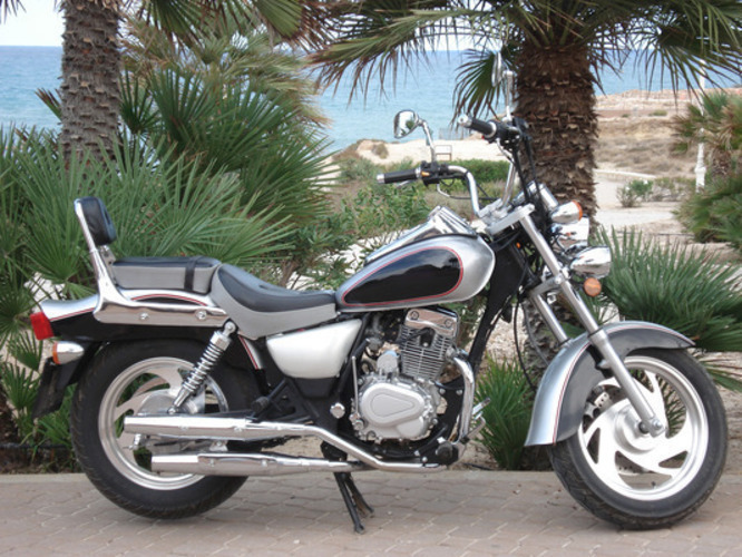 Umíte dobře nahustit pneumatiky? Fotografie motocyklu