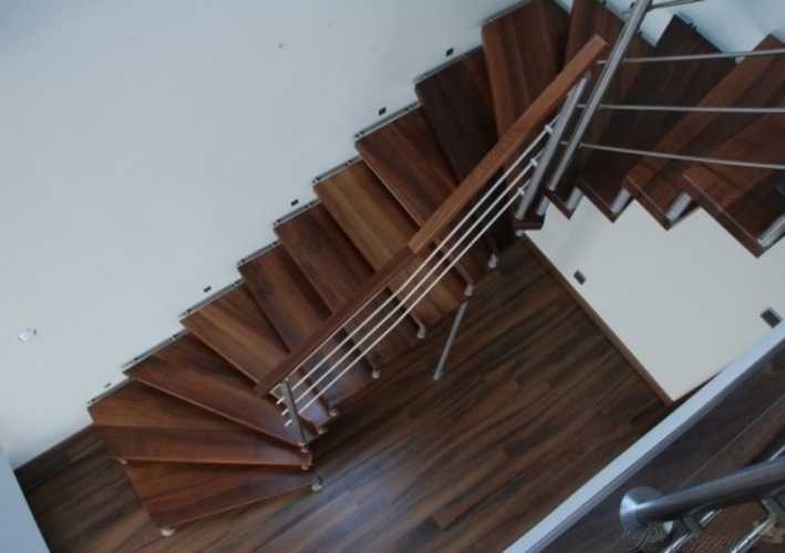 Luxusní schodiště pro vás Fotografie jeklového schodiště