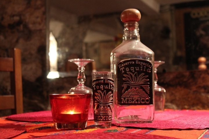 Tequila - tradiční mexický alkoholický nápoj tequila - tradiční mexický alkoholický nápoj