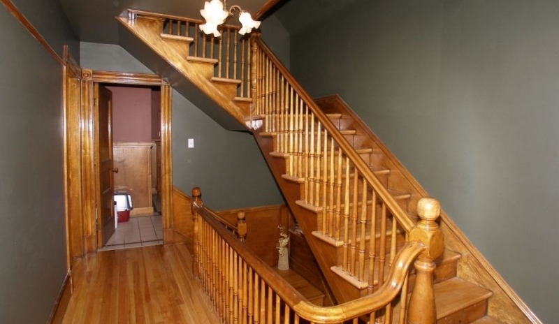 Fotografie dřevěného zábradlí