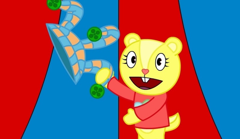 Veverka držící v ruce modrou korunku