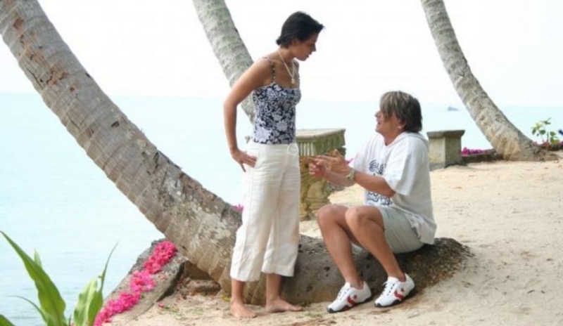 Snímek českého filmu Prachy dělaj člověka