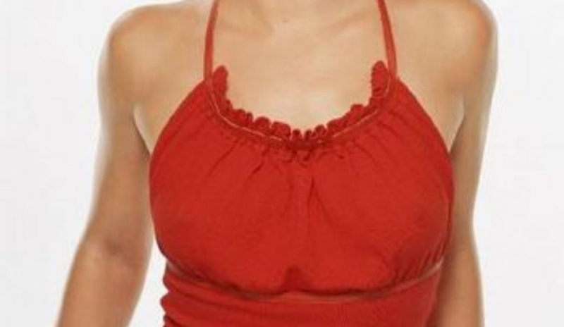 Snímek červených šat