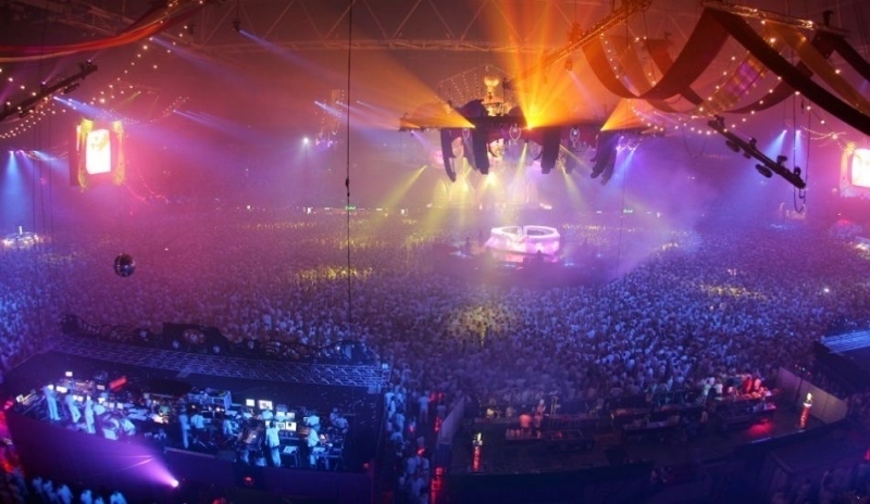 Sensation White láká tisíce příznivců