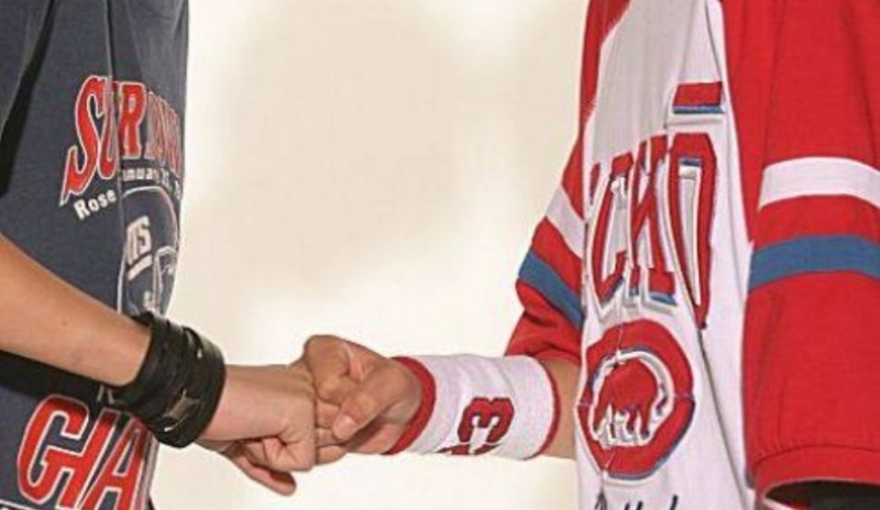 Členové skupiny Tokio Hotel Bill a Tom jsou dvojčata.