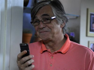 Jiří Bartoška ve filmu Líbáš jako bůh