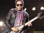 Lenny Kravitz s kytarou v ruce