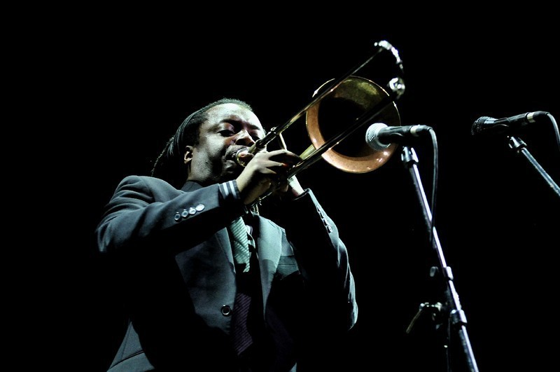 Vystoupení hudebníka na jevišti