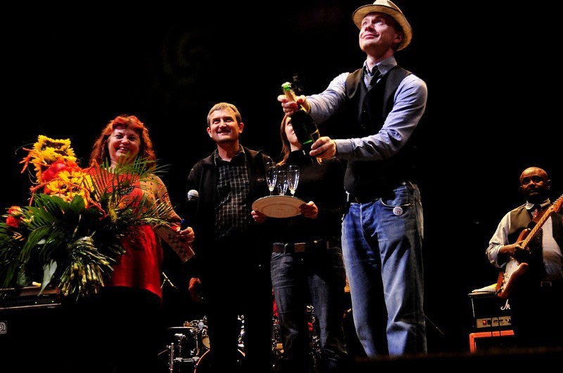 Hudební skupina při vystoupení