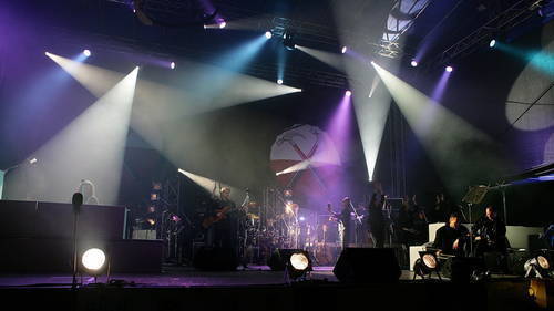 Barevné osvětlení na koncertuThe Wall 2009